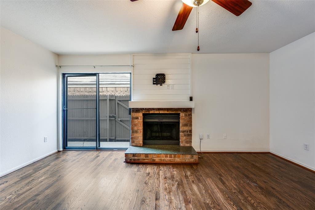 Wellington Place I Condos - Residential