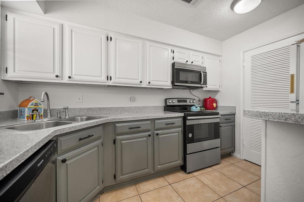 Cloisters Condo The - Residential