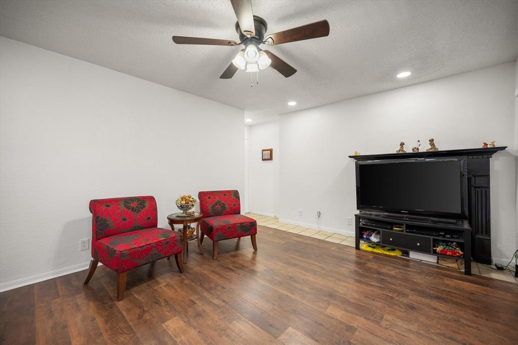 Cloisters Condo The - Residential