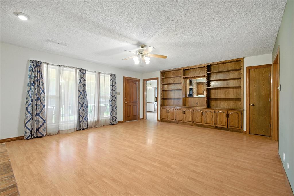 Lakebreeze Estate - Residential