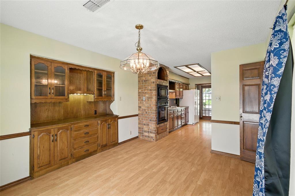 Lakebreeze Estate - Residential