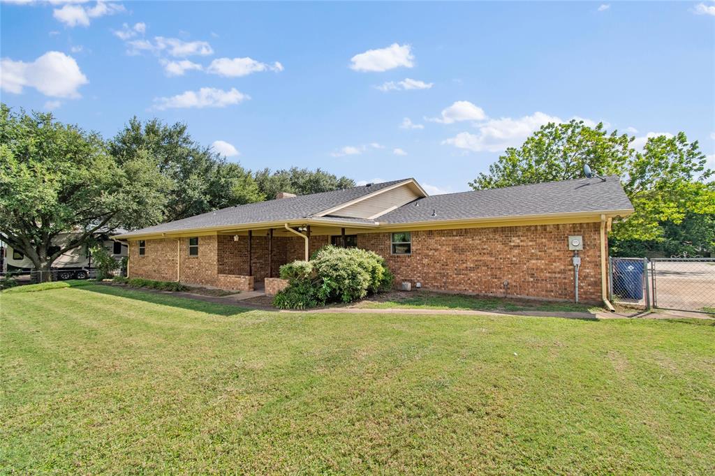 Lakebreeze Estate - Residential