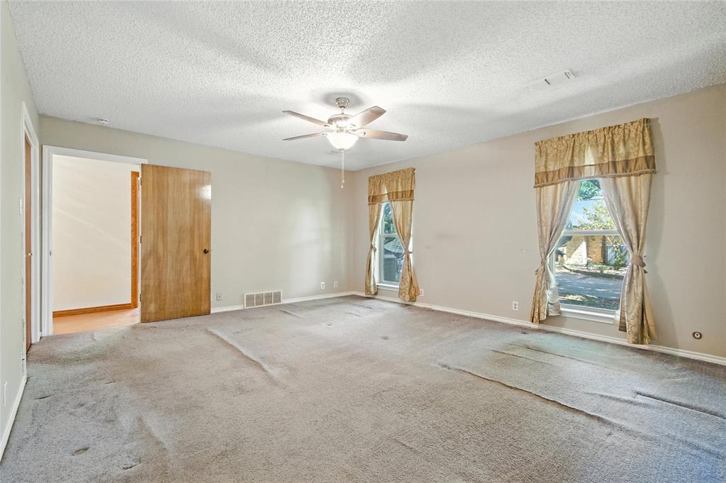 Lakebreeze Estate - Residential