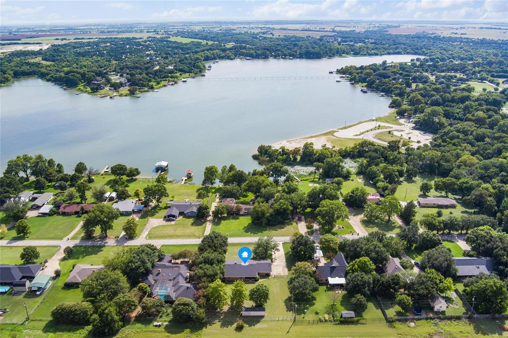 Lakebreeze Estate - Residential