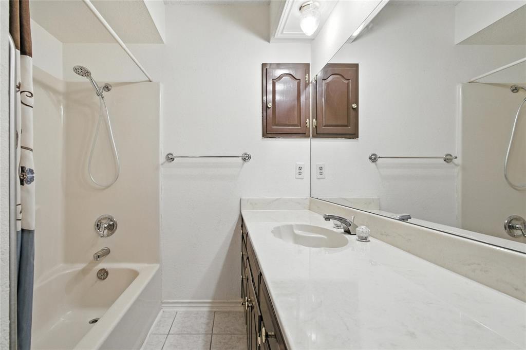 Lakebreeze Estate - Residential