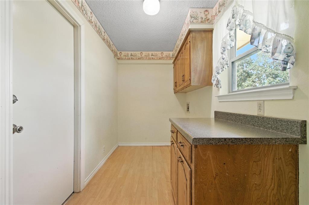 Lakebreeze Estate - Residential