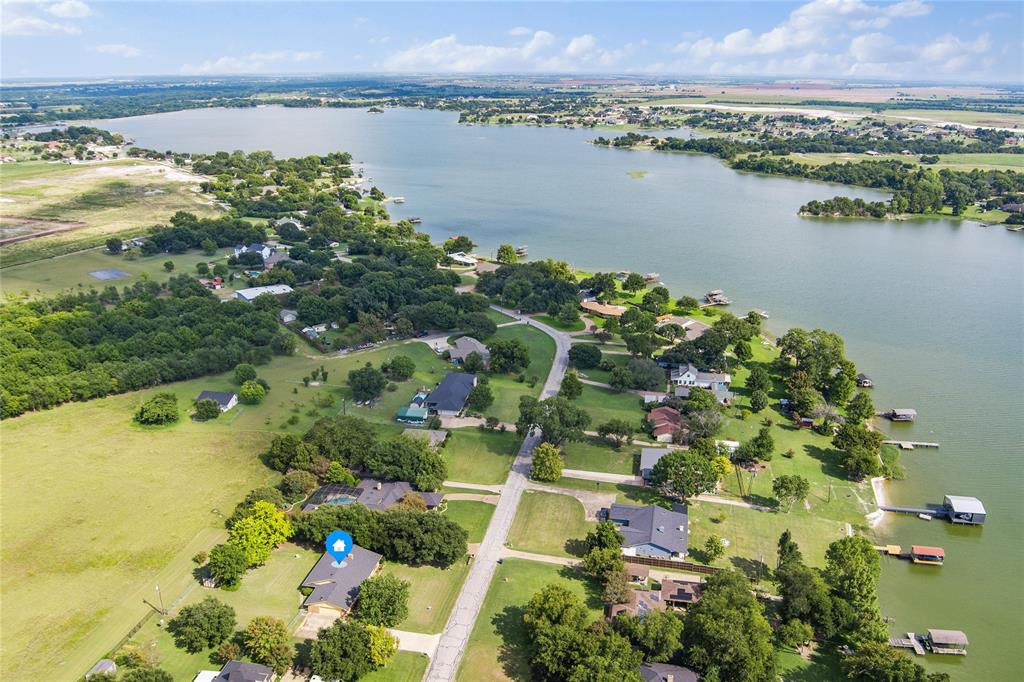 Lakebreeze Estate - Residential