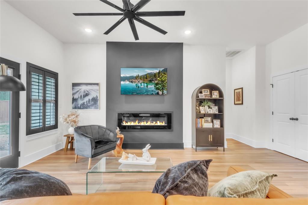 Lone Oak - Residential