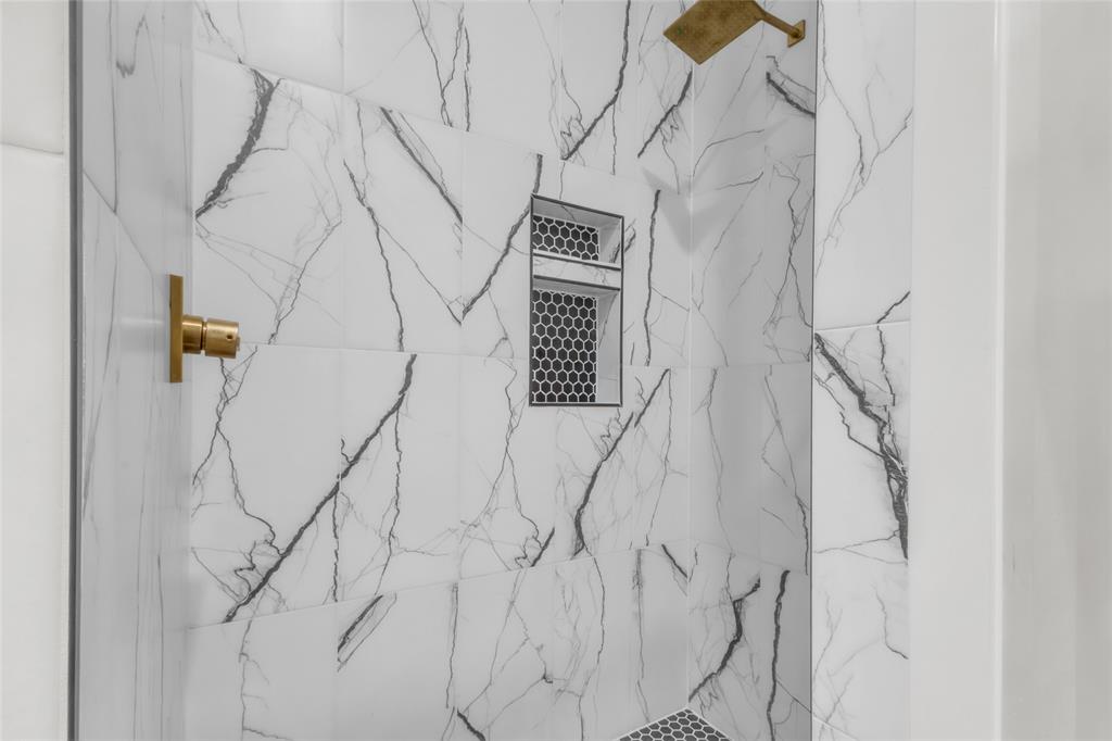 Lone Oak - Residential