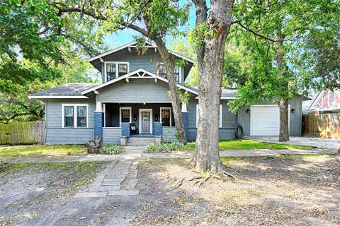 Photo of 309 W Walnut Street, Whitewright, TX 75491 (MLS # 21356266)