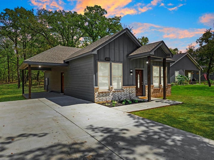 Photo 1 of 30 — 292 Harris Boulevard, Malakoff, TX 75148