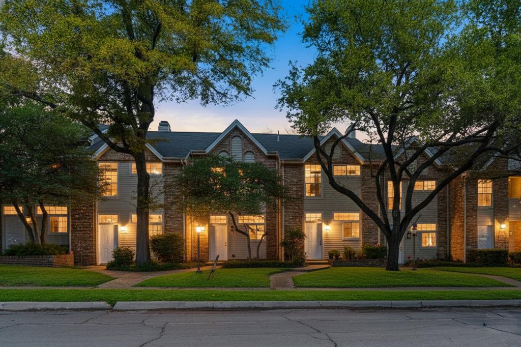 Lakewood Place Condo - Residential