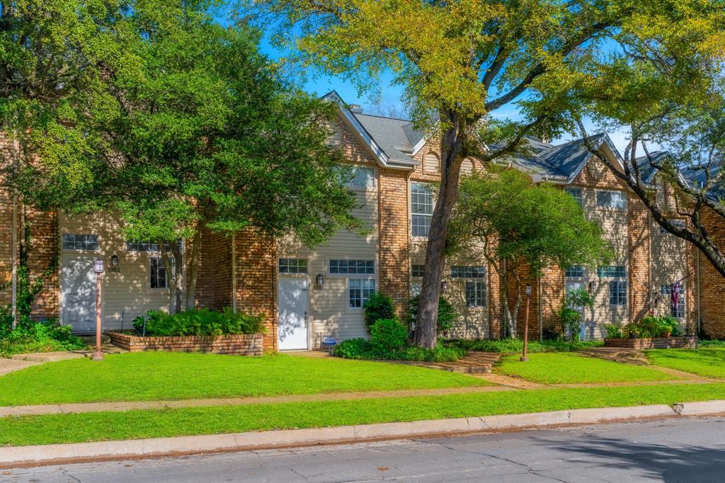 Lakewood Place Condo - Residential