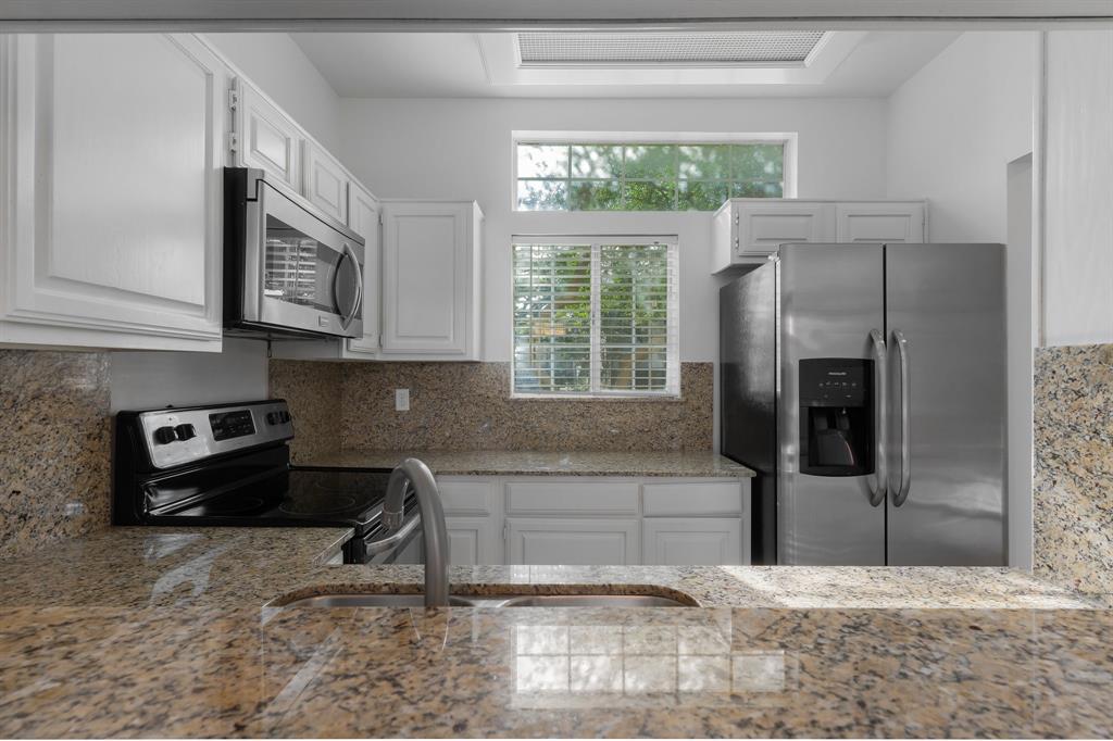 Lakewood Place Condo - Residential