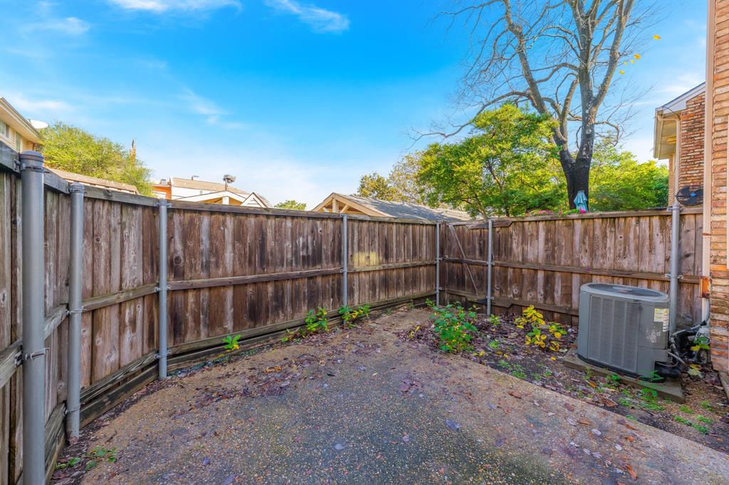 Lakewood Place Condo - Residential