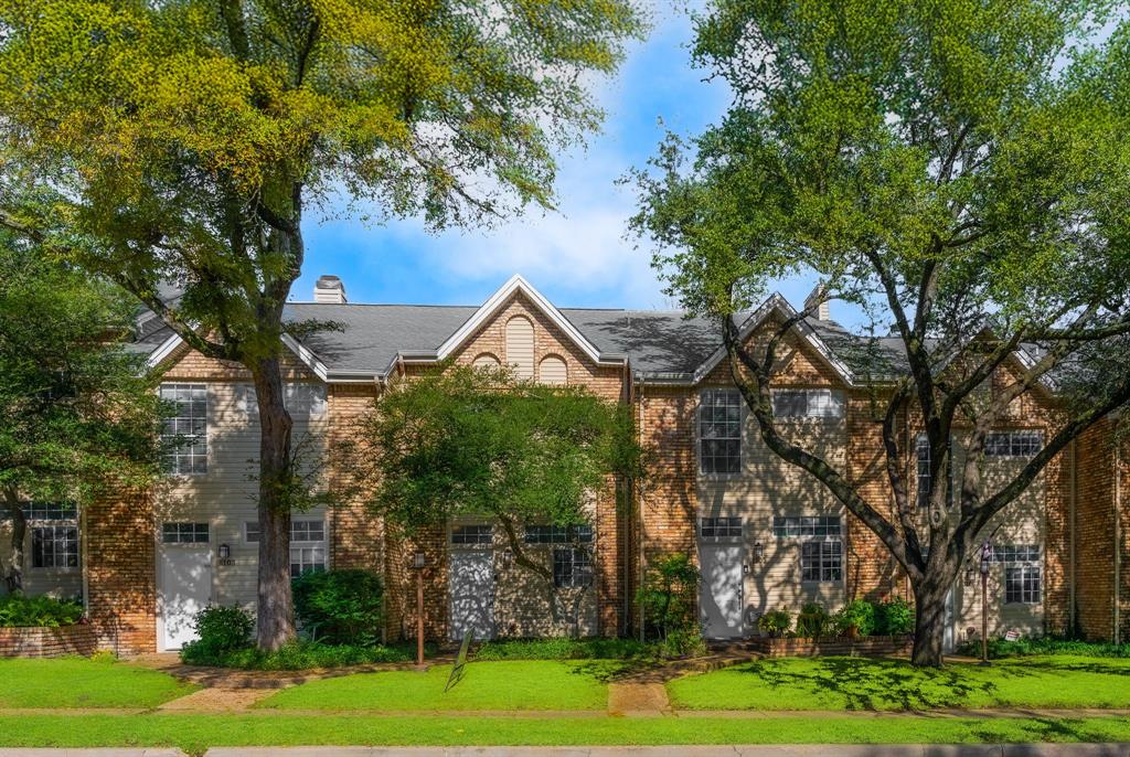 Lakewood Place Condo - Residential