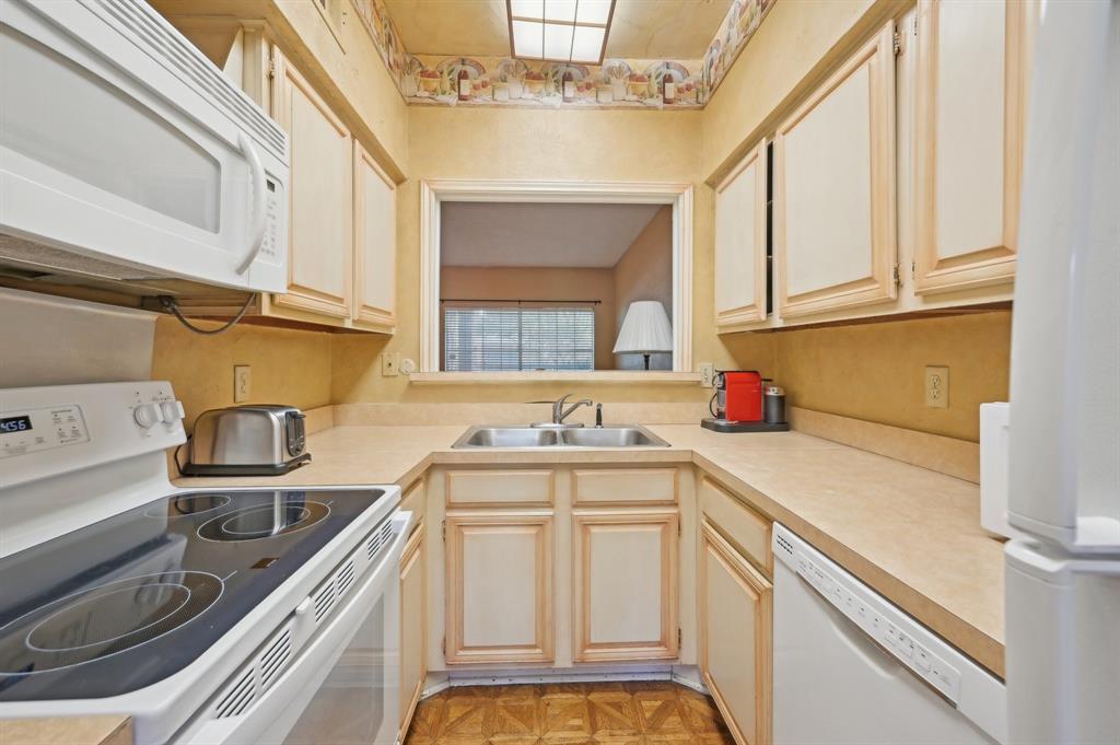 Richland Park Apt-Westchase Condo - Residential