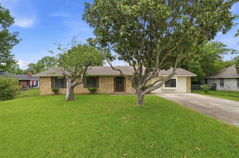 Photo of 108 Loraine Street, Pottsboro, TX 75076 (MLS # 21307536)