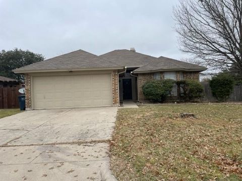 Photo of 5800 Stone Meadow Lane, Fort Worth, TX 76179 (MLS # 21257967)