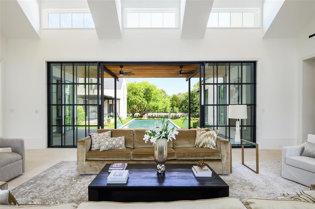 CRESPI ESTATES - Residential