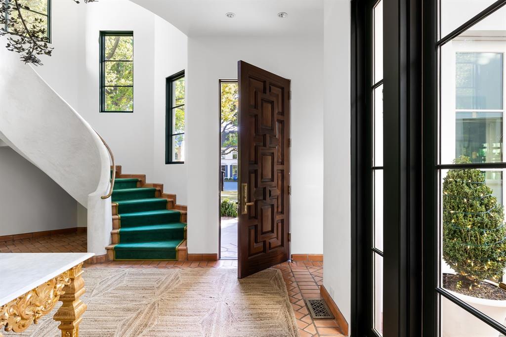 3112 Greenbrier Drive