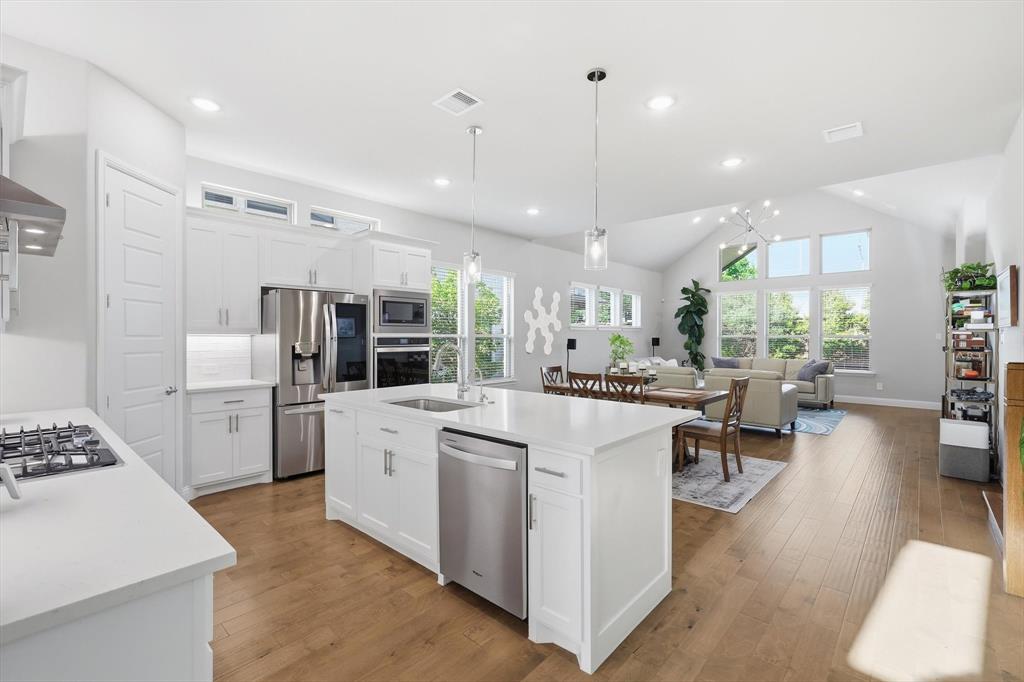 2472 Bainbridge Drive