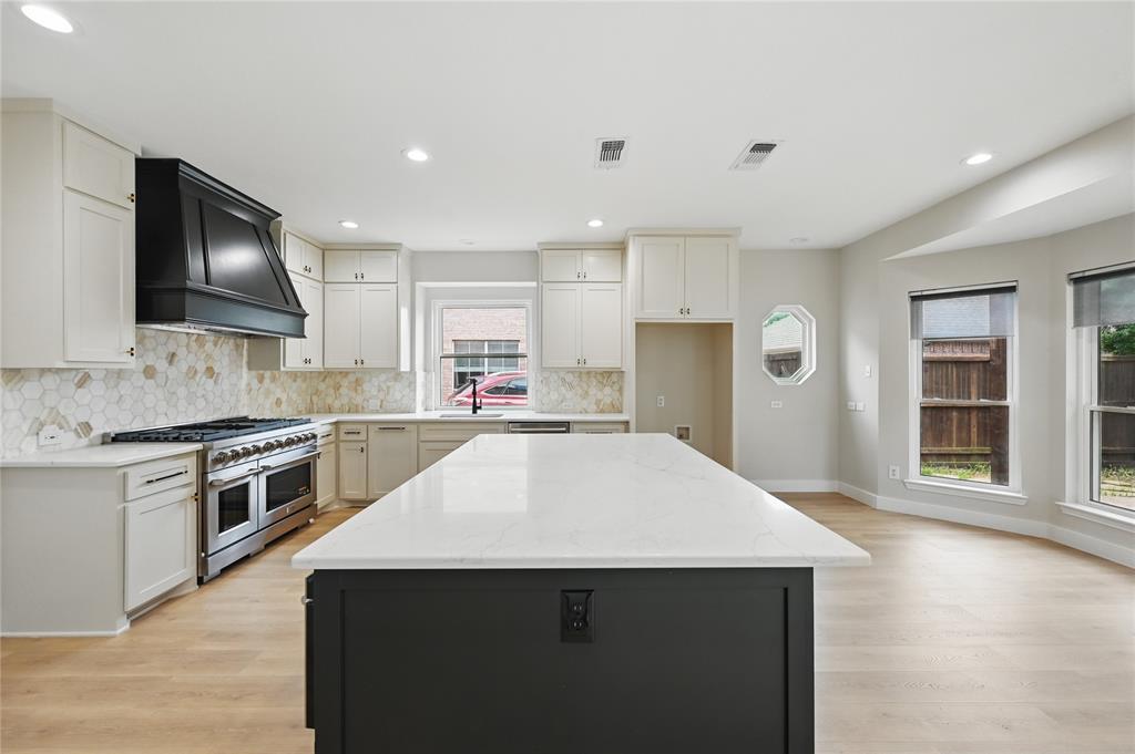 Flower Mound, Texas 75022, United States, 4 Bedrooms Bedrooms, ,4 BathroomsBathrooms,Residential,Pending,141402