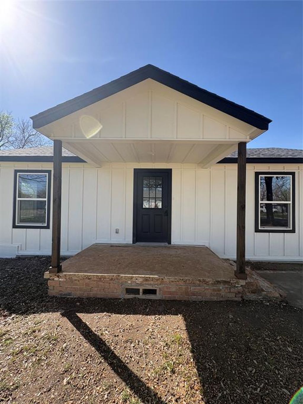 Photo of 1047 Davis Street N, Sulphur Springs, TX 75482 (MLS # 21207984)