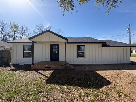 1047 Davis Street N Sulphur Springs TX 75482