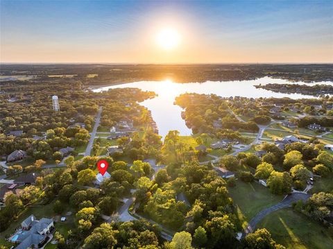 A home in Lake Kiowa