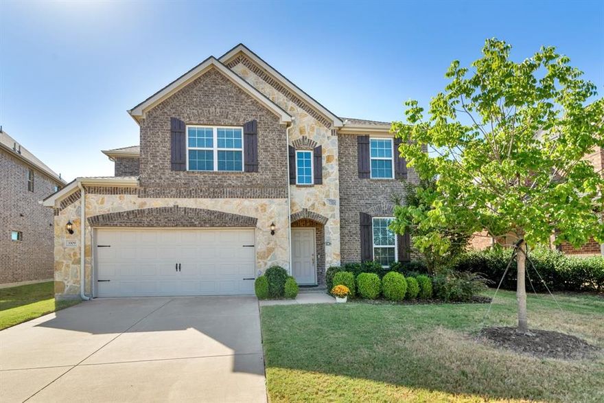 This beautiful home truly has it all! Located in desirable Erwin Farms in north McKinney—just 2.3 miles from Highway 75—this spacious home offers everything your family needs for comfort and fun. The large open floor plan is perfect for entertaining, whether hosting family gatherings or casual get-togethers. Enjoy a dedicated game room and media room for endless entertainment options, plus a private office ideal for working from home.
The primary suite is conveniently located downstairs, featuring a luxurious bath and generous closet space. Step outside and take advantage of your private backyard oasis with a sparkling swimming pool, perfect for Texas summers!
The three-car garage offers flexible parking and includes two Class 2, 50-amp charging plugs for electric vehicles. Residents of Erwin Farms also enjoy access to a community pool and neighborhood amenities.
Don’t miss your chance to own this incredible home combining style, space, and convenience—all in a prime McKinney location!