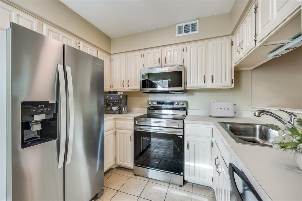 Preston Oaks Crossing Condos 01 & 02 - Residential