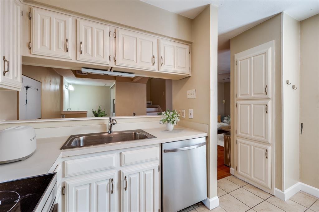 Preston Oaks Crossing Condos 01 & 02 - Residential