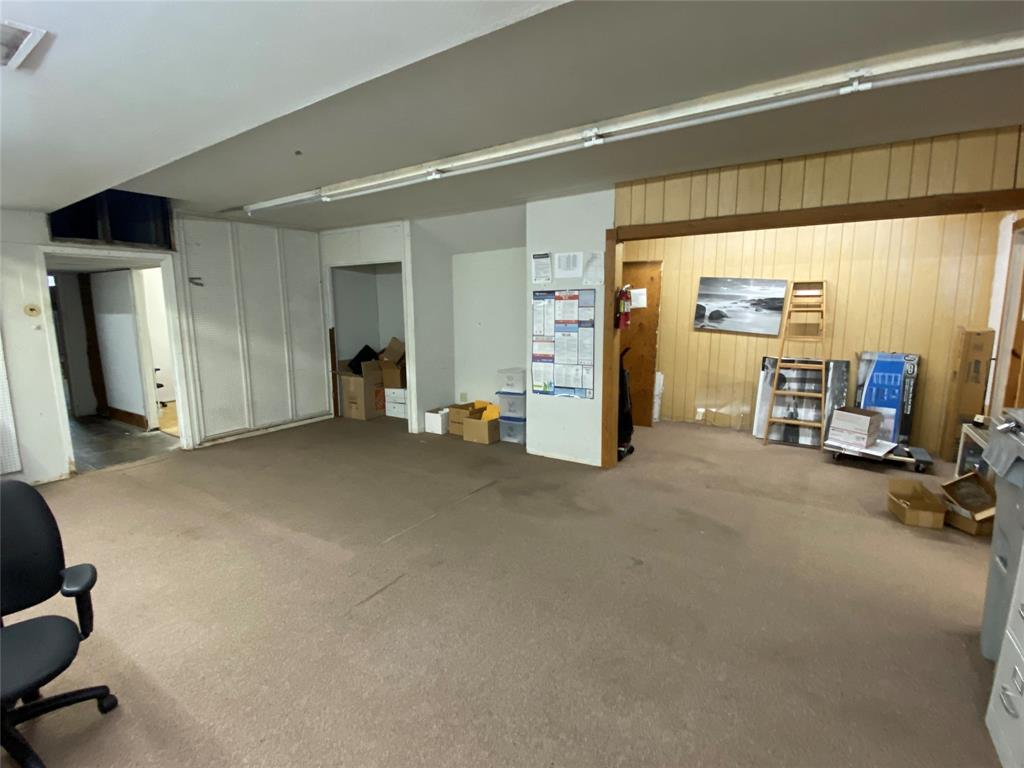 Corsicana - Commercial Sale