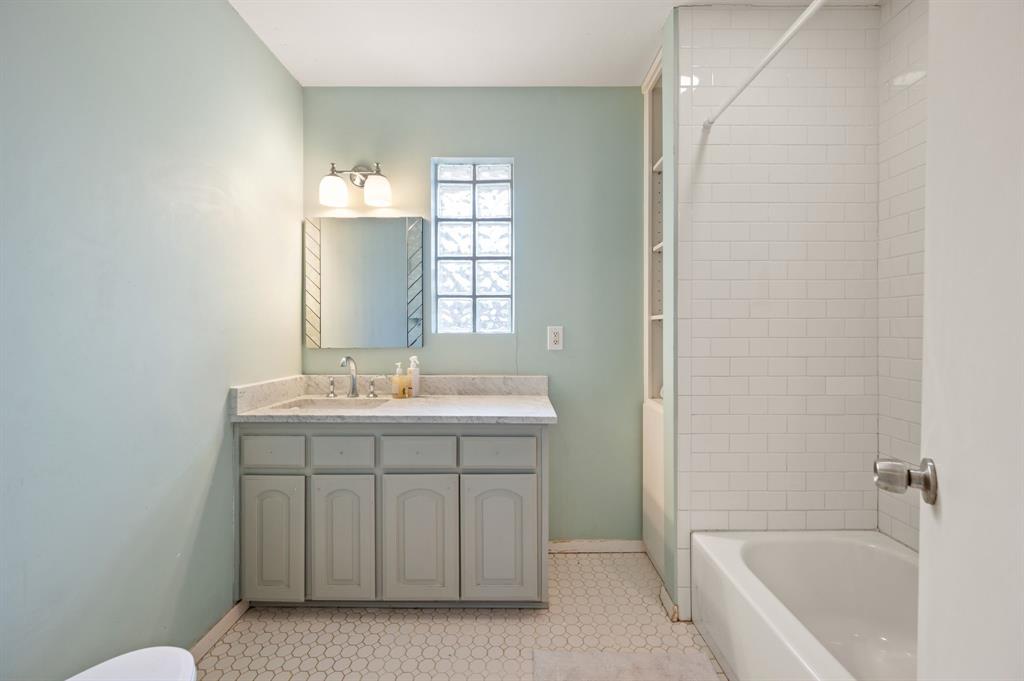 White Rock North 06 Instl - Residential