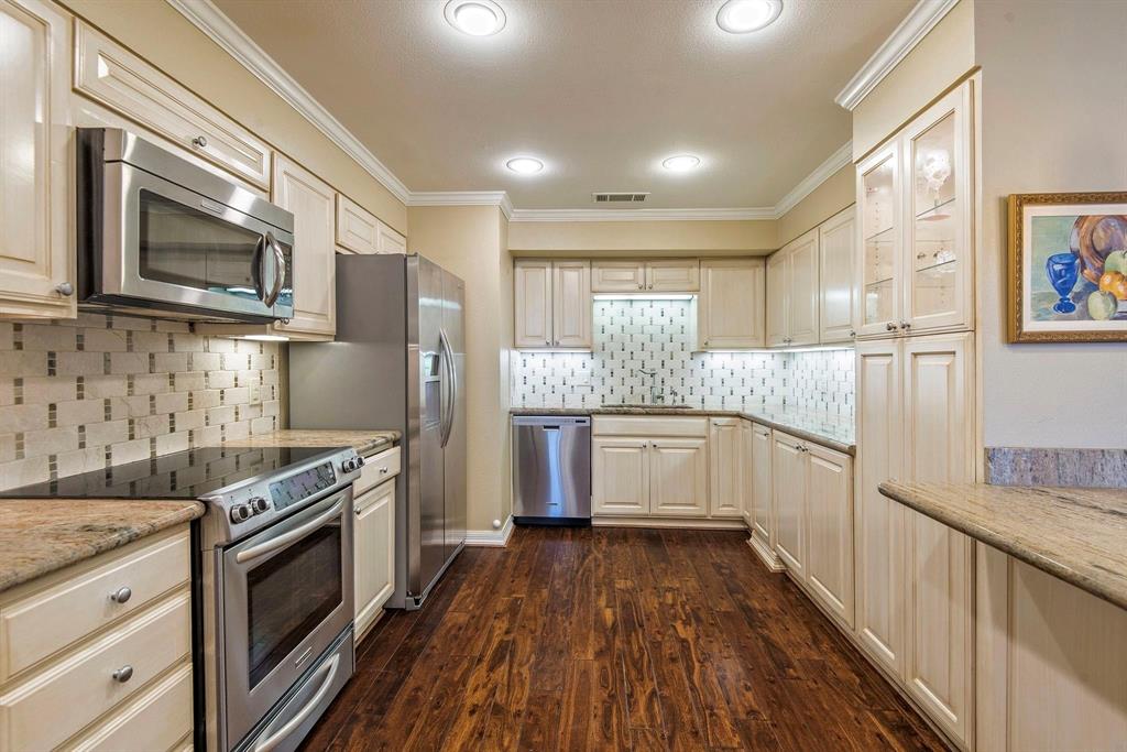 5200 Keller Springs Road 520