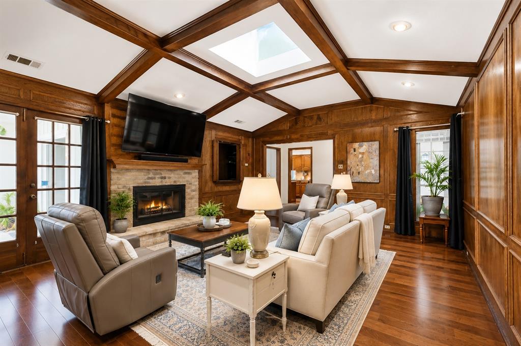 3233 Chimneyrock Drive