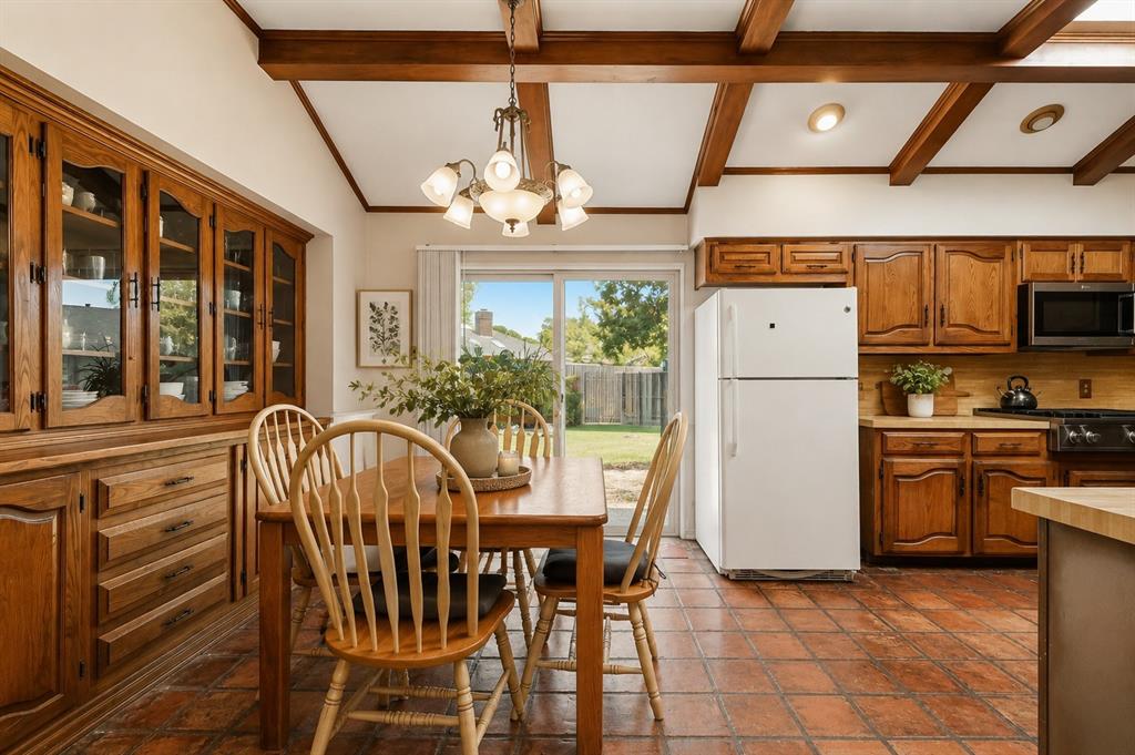 3233 Chimneyrock Drive