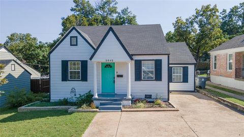 2842 Burlington Boulevard Dallas TX 75211