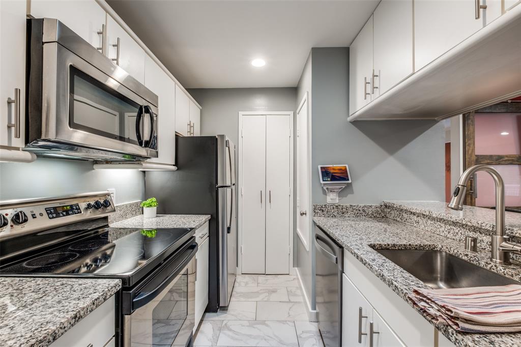 4231 Travis Street 17