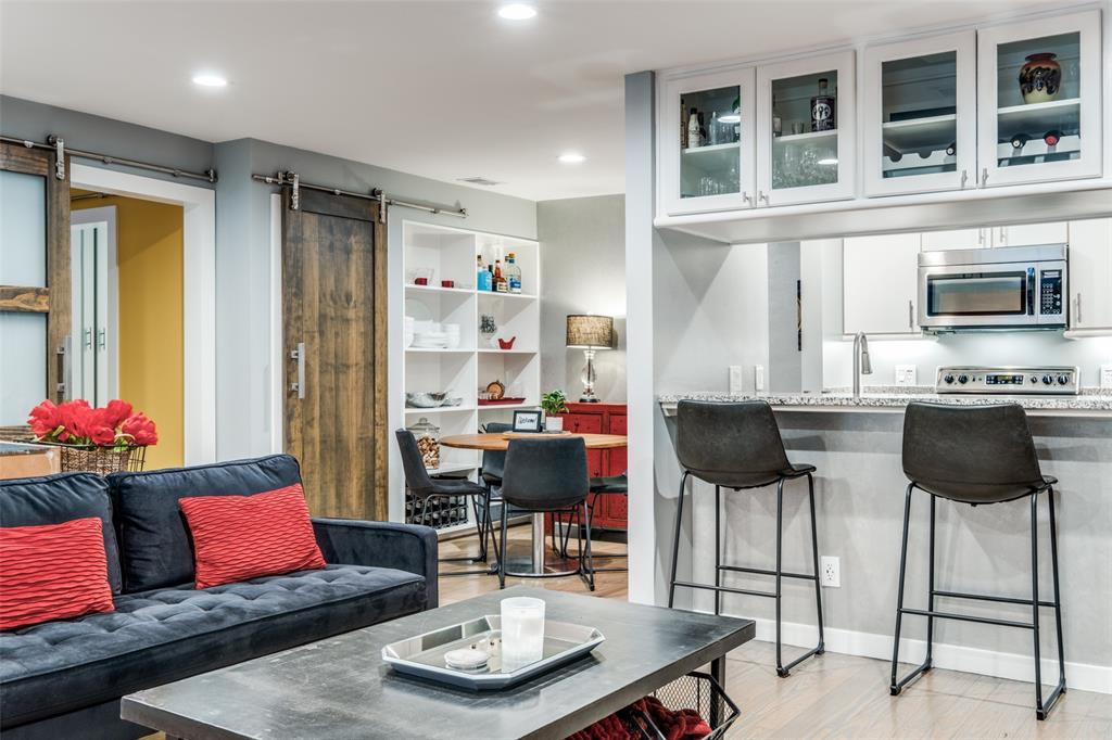 4231 Travis Street 17