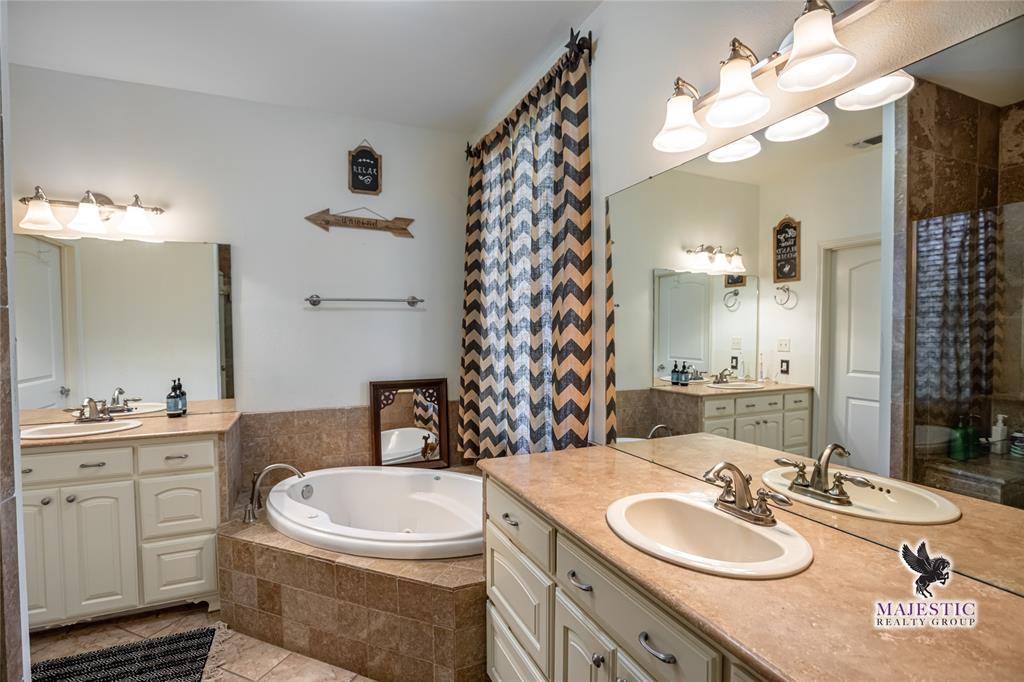 A0359 HARGRAVE JOHN & A0990 R F NESBITT - Residential