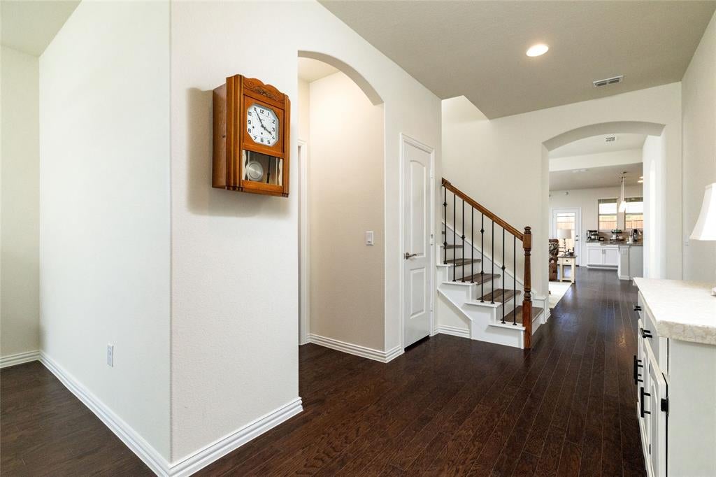 2504 Wallingford Drive