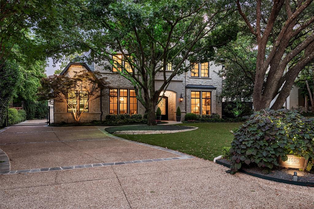 Royal Crest - Residential