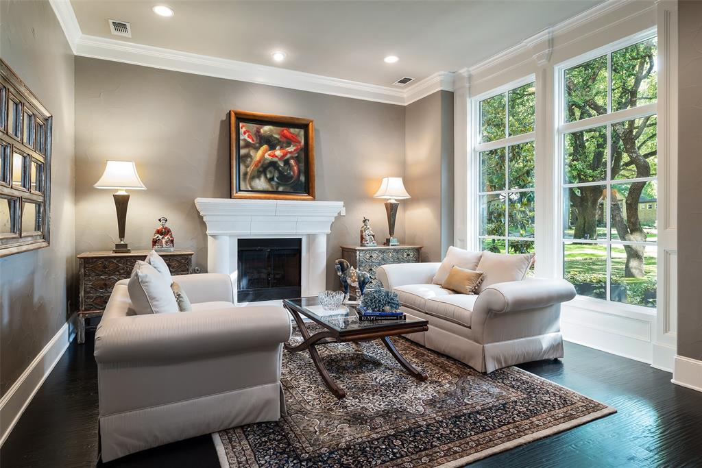 Royal Crest - Residential