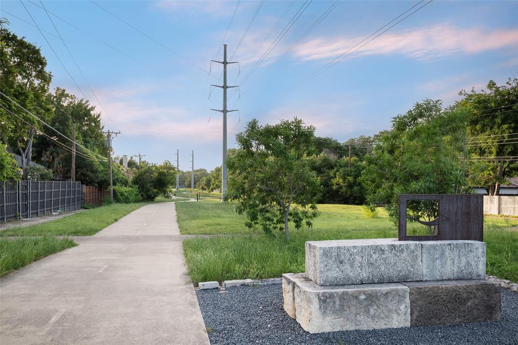 Royal Crest - Residential