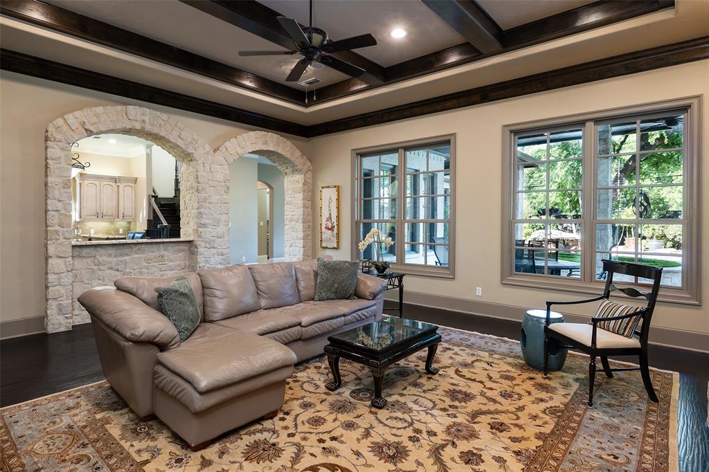 Royal Crest - Residential