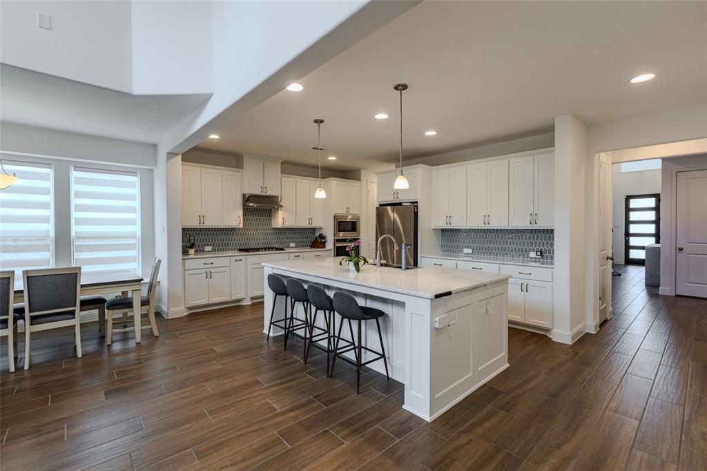 Castle Hills Ph 10 Lewisvil - Residential