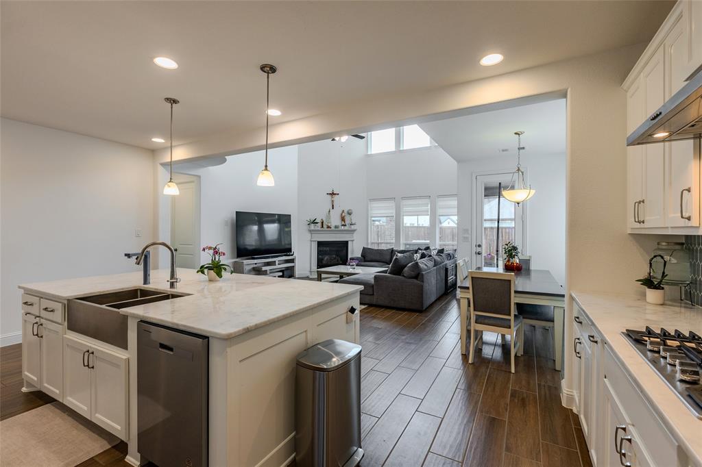 Castle Hills Ph 10 Lewisvil - Residential