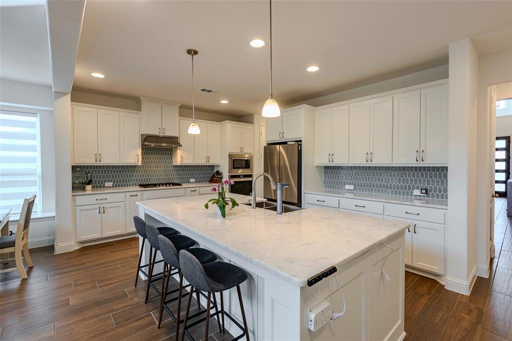 Castle Hills Ph 10 Lewisvil - Residential